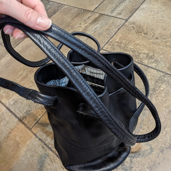 Erin Templeton Butter Soft Leather Double Long Leather Handle Bucket Bag Black - Picture 7 of 15